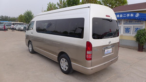 Autobús Toyota Hiace de Lujo en Promoción, Minibús de 13 Plazas con Flexibilidad y Movilidad, Hiace 2018 Usado en Venta - Product Image 4