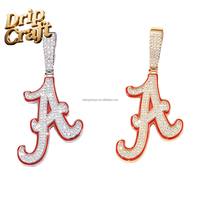 Pendentif Lettre Peinte au Rouge Style Hip-hop, Design Niche Hip-hop Européen et Américain, Bijoux Hip-hop Rétro.
