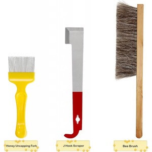 Kit de Apicultura de 12 Piezas: Herramienta para Colmenas, Agarrador de Cuadros, Cepillo para Abejas, Jaula para Reina, Ahumador de Abejas, Guantes, Bolsa de Lona, Horquilla para Miel - Product Image 3