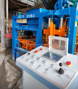 เครื่องผลิตคอนกรีตบล็อก Qt4-28เครื่องทำอิฐซีเมนต์แบบเถ้าลอยต้นทุนต่ำเครื่องทำอิฐซีเมนต์น้ำหนักเบา - Product Image 1