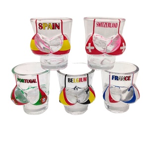 Verre à shot de 50 ml en forme unique avec logo personnalisé pour femme, pour vodka, vin, ou comme verre à shot de plage sexy pour bikini, avec impression de drapeau - Product Image 2