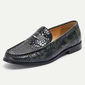 Chaussures de mariage en cuir de vachette haute brillance, texture luxueuse, motif peint à la main, confortables et respirantes, à enfiler - Product Image 1