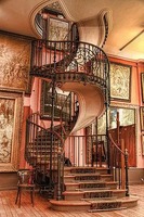 Escalier en colimaçon compact en acier au carbone, montage facile pour grenier, mezzanine, villa, hôtel