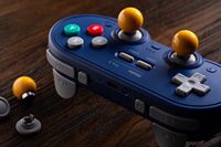 Manette Bluetooth 8BitDo Pro 3 Violette à Succès avec Joysticks TMR, Boutons ABXY Interchangeables et Station de Recharge pour Switch et PC
