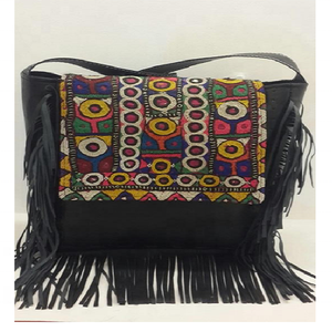 Sac à main Banjara classique pour femmes en cuir véritable noir, logo personnalisé, sac à bandoulière pour soirée, franges uniques, personnalisable, marque KAMARVY - Product Image 1