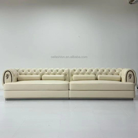 Canapé Chesterfield en cuir crème de luxe | Design tufté élégant pour les salons modernes