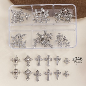 Accesorios de Uñas de Aleación con 6 Rejillas, Diseño de Cruz <span class=keywords><strong>3D</strong></span>, Combinación Simple con Dijes de Cruz, ¡Venta Caliente! - Product Image 6