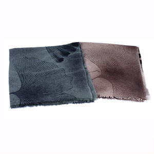 El FMI Ginkgo Biloba imprimir lana cordero hervido bufanda de lana - Product Image 2