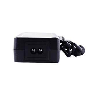 Adaptador Médico Mean Well de 12V 2.4A CC para Electrodomésticos, Sillas de Masaje, Monitores y Productos de Informática - Product Image 3