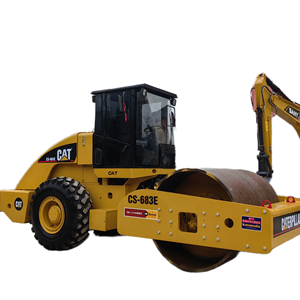 รถตักล้อยางมือสอง Caterpillar CS-683E รุ่นปี 2014 ยี่ห้อ CAMC น้ำหนัก 4 ตัน ได้รับการรับรองมาตรฐาน CE ISO ประสิทธิภาพสูง พร้อมระบบปั๊มและเกียร์ที่ใช้งานง่าย - Product Image 1