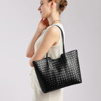 Nouveau sac à bandoulière pour femme en cuir véritable, sac à main en cuir de vachette tendance, sac fourre-tout de style minimaliste à grande capacité
