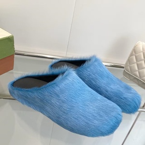 2026 Chaussons haut de gamme en crin de cheval à bout fermé, style designer européen-américain, couleur bonbon, modèle tendance et toutes saisons - Product Image 1