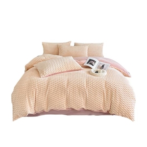 Ensemble <span class=keywords><strong>de</strong></span> literie trois pièces en polaire corail élégant et exquis 2024 avec une douceur et un confort suprêmes pour la décoration <span class=keywords><strong>de</strong></span> la maison - Product Image 1