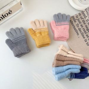 Guantes Infantiles de Invierno, Cálidos, Gruesos, para Escribir, de Cinco Dedos, con Rayas de Color en Contraste - Product Image 5