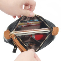 Dompet Wanita Kulit Asli Warna Kontras dengan Tali Pergelangan Tangan, Kancing Depan, dan Penutup Ritsleting Atas