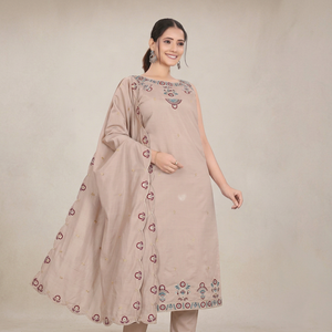Ensemble de costume palazzo 3 pièces sans manches en tissu romain pour femmes, avec broderie lourde et dupatta |   Entièrement doublé, séchage rapide, sans plis - Product Image 1