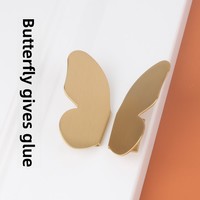 Tirador de latón de lujo minimalista moderno estilo nórdico con forma de hoja, sin perforación, para armario y cajones, diseño creativo en forma de mariposa