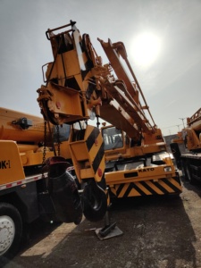 Original gebrauchter Gelände kran <span class=keywords><strong>kato</strong></span> <span class=keywords><strong>SR250</strong></span> SR500 Gelände kran auf Lager - Product Image 6