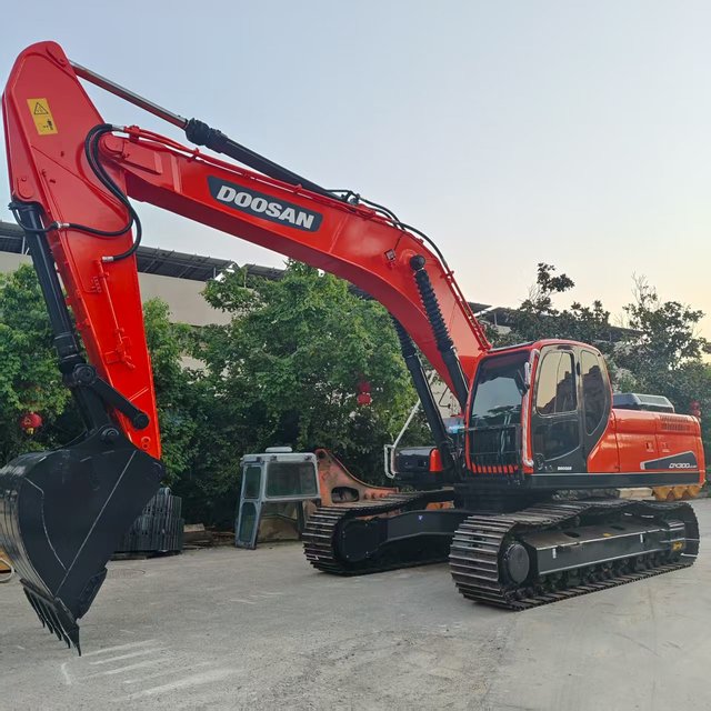 Used Doosan DX300 Excavator South Korea Motor Engine Second-Hand Digger Models DX300LCA Dx140lc Dx150lc Dx225 DX140 DX300