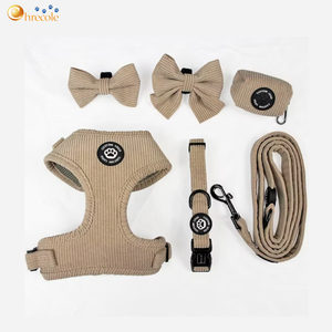Conjunto de Invierno de Arnés, <span class=keywords><strong>Collar</strong></span>, Correa y Bufanda de Pana para Perro Salchicha sin Tirones, de Lujo y al por Mayor con Etiqueta de Logotipo Privado de Diseñador - Product Image 2