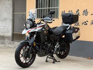 Moto tout-terrain <span class=keywords><strong>Suzuki</strong></span> <span class=keywords><strong>V</strong></span>-<span class=keywords><strong>Strom</strong></span> <span class=keywords><strong>250</strong></span> (DL250) d'occasion, moteur bicylindre en parallèle de 248 cm3 et ABS - Product Image 2