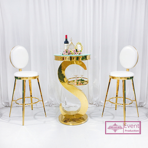 <span class=keywords><strong>Tabourets</strong></span> de <span class=keywords><strong>bar</strong></span> ronds blancs commerciaux <span class=keywords><strong>avec</strong></span> cadre en métal doré Hôtel haut de gamme Restaurant Utilisation extérieure Cadre doré en acier durable - Product Image 3
