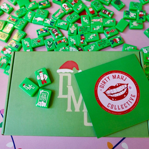 Juego de Mahjong Americano Navideño Retro Personalizado al por Mayor, 160 Fichas Acrílicas Verdes Grabadas con Diseño de Santa Claus (Solo Fichas) - Product Image 4