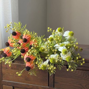 Künstliche Chrysanthemenblume mit Tannenzapfen Frucht Künstlicher Echinacea-Strauß Künstliche Tannenzapfenblumen Künstlicher Echinacea-Strauß - Product Image 4