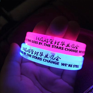 Giá Rẻ Nhất Và Nhanh Chóng Sản Xuất <span class=keywords><strong>Glow</strong></span> Stick Vòng Đeo Tay Fore Giáng Sinh Đảng Mặc Tùy Chỉnh Phát Sáng Vòng Đeo Tay Stick Cho Đêm Đảng - Product Image 2