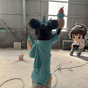 Statua in Resina di Topolino a Grandezza Naturale, Design Moderno, Oggetto da Collezione Artistico, Dimensioni Personalizzabili - Product Image 4