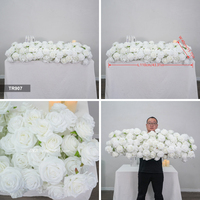 Usine propose des chemins de table en fleurs artificielles personnalisés pour les décorations de centre de table de mariage, vente en gros à bas prix