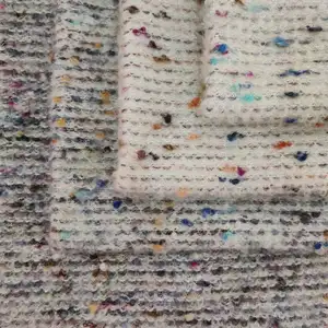 2024 nouveau fabricant de pardessus de conception en Stock de haute qualité coloré Mohair laine points tricot fantaisie fil tissu