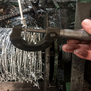 รั้วลวดหนามโลหะชุบสังกะสีแบบจุ่มร้อน14 #16 #18 #20 #20 - Product Image 1