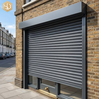 Porte automatique moderne isolée à enroulement, anti-effraction, insonorisée, résistante aux intempéries, à levage fluide pour villa, garage, magasin