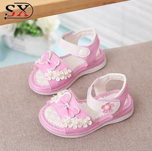 الجملة الجلود الوردي شقة مفتوحة اصبع القدم الصيف عارضة نمط جميل ثلاثة زهرة أحذية أطفال - Product Image 3