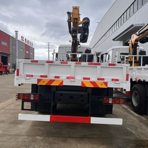 Autocarro con gru HOWO TX 4x2, motore diesel da 300 CV, gru a braccio telescopico da 8 tonnellate per lavori di costruzione e sollevamento pesante - Product Image 5