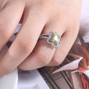 Anello Traforato Classico Queen per Donne, Elegante Gioiello da Dito alla Moda - Product Image 2