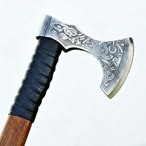 Hacha Vikinga Hecha a Mano con Hoja Grabada y Mango de Madera Envuelto en Cuero para Uso en Supervivencia - Product Image 1