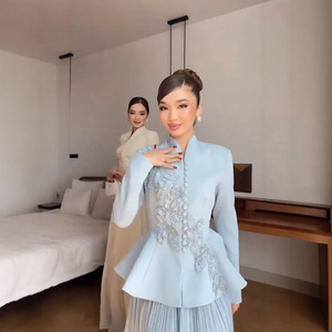 Prêt à expédier – Nouvelle robe élégante pour femme musulmane, modeste, brodée de sequins et perles, col en V, longueur cheville, coupe ajustée, manches longues, simple boutonnage - Product Image 4