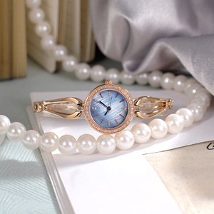 Montre de luxe pour femme sertie de diamants, montre en alliage étanche à la mode, bracelet quartz pour femme, design de vente en gros - Product Image 1