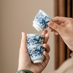 Tazza <span class=keywords><strong>da</strong></span> Tè in Ceramica di Alta Qualità Stile Cinese con Intarsi in Oro e Argento, Motivo Drago Blu e Bianco, Tazza <span class=keywords><strong>da</strong></span> Degustazione Piccola - Product Image 3