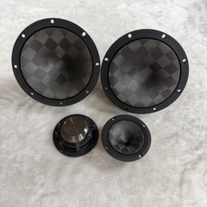 Nuevo Altavoz de Tres Vías de 6.5 Pulgadas con Rejilla de Fibra de Carbono para Bajos Medios, Apto para Varios Tipos de Altavoces de Coche con Diferentes Carcasas - Product Image 5