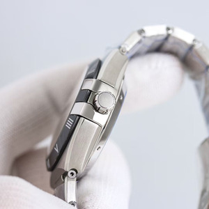 Montre-bracelet pour homme de style professionnel haut de gamme, cadran noir, réserve de marche, date, multifonctionnelle, en acier inoxydable - Product Image 4