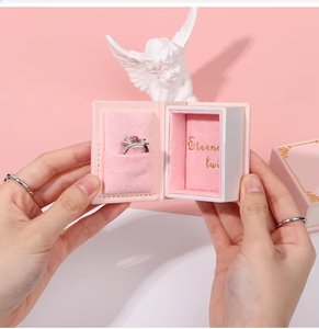 Новинка: Элегантная подарочная коробка для ювелирных изделий Peike в форме книги, с магнитом, перерабатываемая, с возможностью индивидуализации и печати - Product Image 1