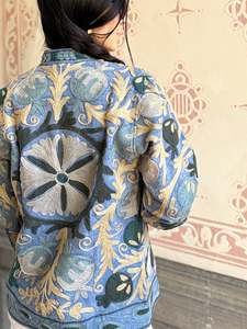 2025 Vêtement pour femme en toile douce tissée et matelassée, fait main, motif floral, broderie Suzani, écologique, 100% coton, doublé, col rond - Product Image 3