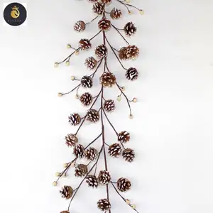 Vacaciones otoños Guirnalda decorativa guirnalda de Navidad artificial ratán con cono de pino cuentas de marfil al por mayor 79117 guirnalda de pino