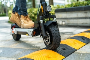 Nouveau Trottinette Électrique Pliable et Étanche Kukirin M4 800W 18.2Ah pour Adultes, Deux Roues, Lithium, Moteur Brushless, Vitesse Max. 45km/h (UE 2026) - Product Image 4