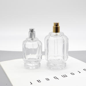 Flacon de parfum en verre personnalisé pour femme, en forme de lanterne, flacon pulvérisateur en forme de pagode avec clip, flacon cosmétique vide rechargeable - Product Image 4