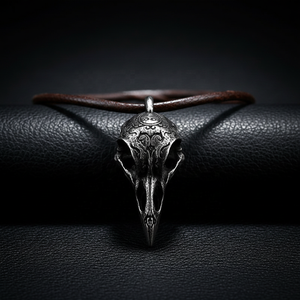 Collar con Colgante de Calavera de Cuervo en Acero Inoxidable 316L, Diseño Grabado con Runas Nórdicas, Estilo Vintage, Unisex, Regalo Único - Product Image 1