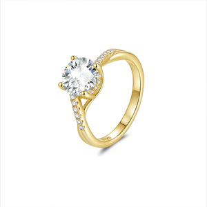 Bague en argent sterling S925 torsadée à six griffes avec moissanite, bague fine de luxe 1 carat pour femme, cadeau de fiançailles ou de demande en mariage - Product Image 1